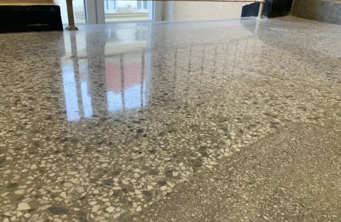 Jak naprawić schody z lastryko i uniknąć kosztownych błędów