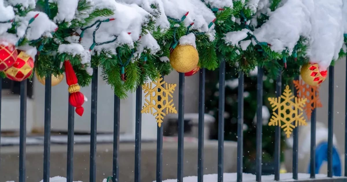 Jak udekorować taras na święta: 10 pomysłów, które zachwycą gości