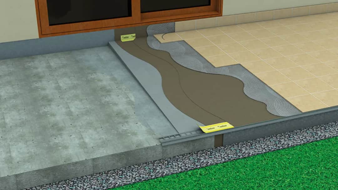 Jak zabezpieczyć płytki na tarasie przed wilgocią i mrozem?